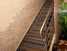 Лестницы, оформленные декоративным камнем фото 3